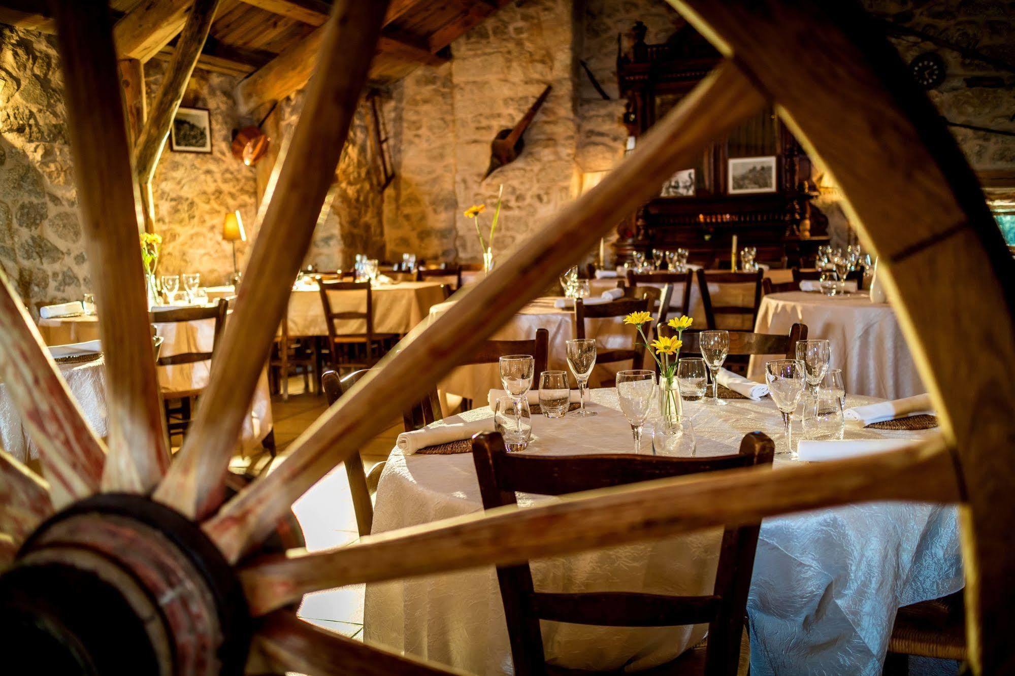 Châteauneuf-de-Randon Hotel Restaurant De La Poste Et La Grange Detente, Espace Bien-Etre מראה חיצוני תמונה